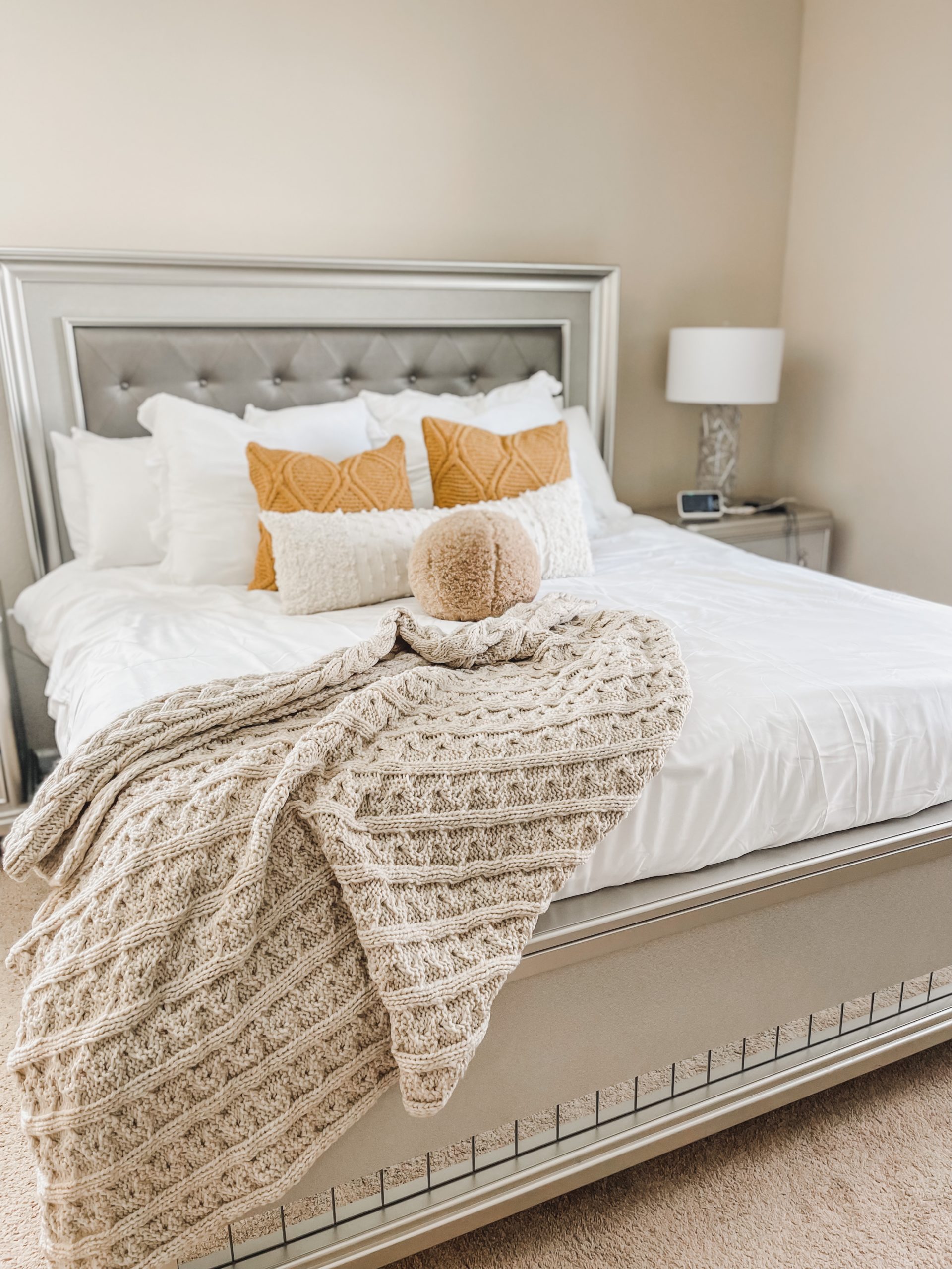 Fall bedroom refresh – 4 Tips for a Cozy Autumn Refresh